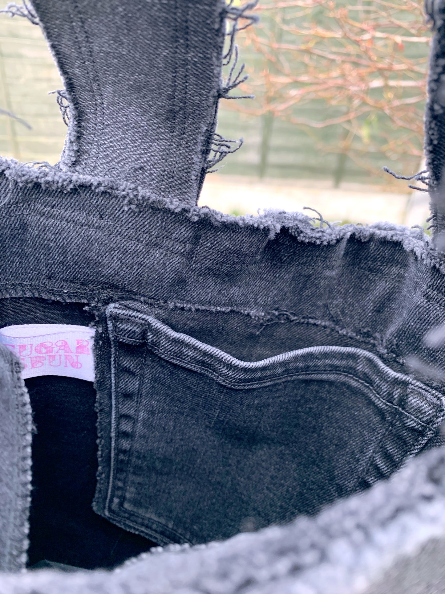 FRAYED DENIM FLOWER TOTE BAG