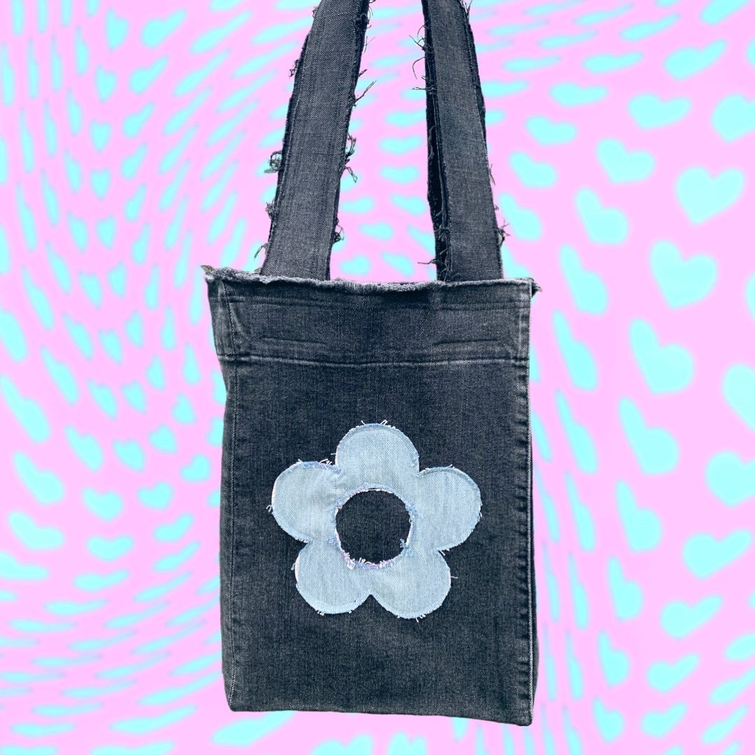 FRAYED DENIM FLOWER TOTE BAG