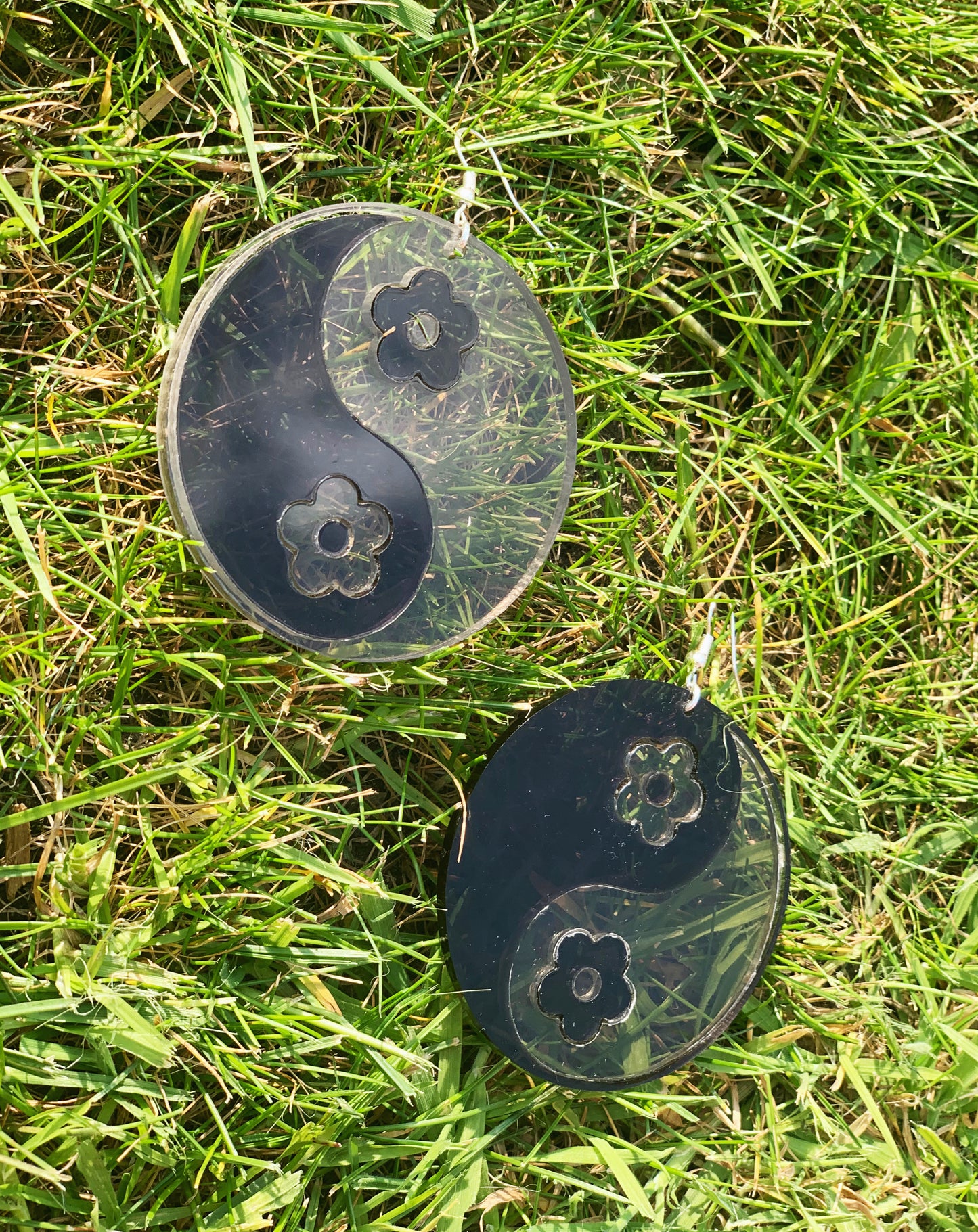 DAISY YIN YANG PERSPEX EARRINGS