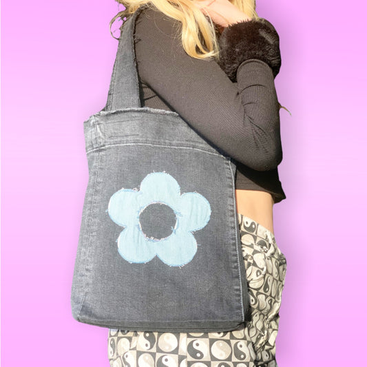FRAYED DENIM FLOWER TOTE BAG