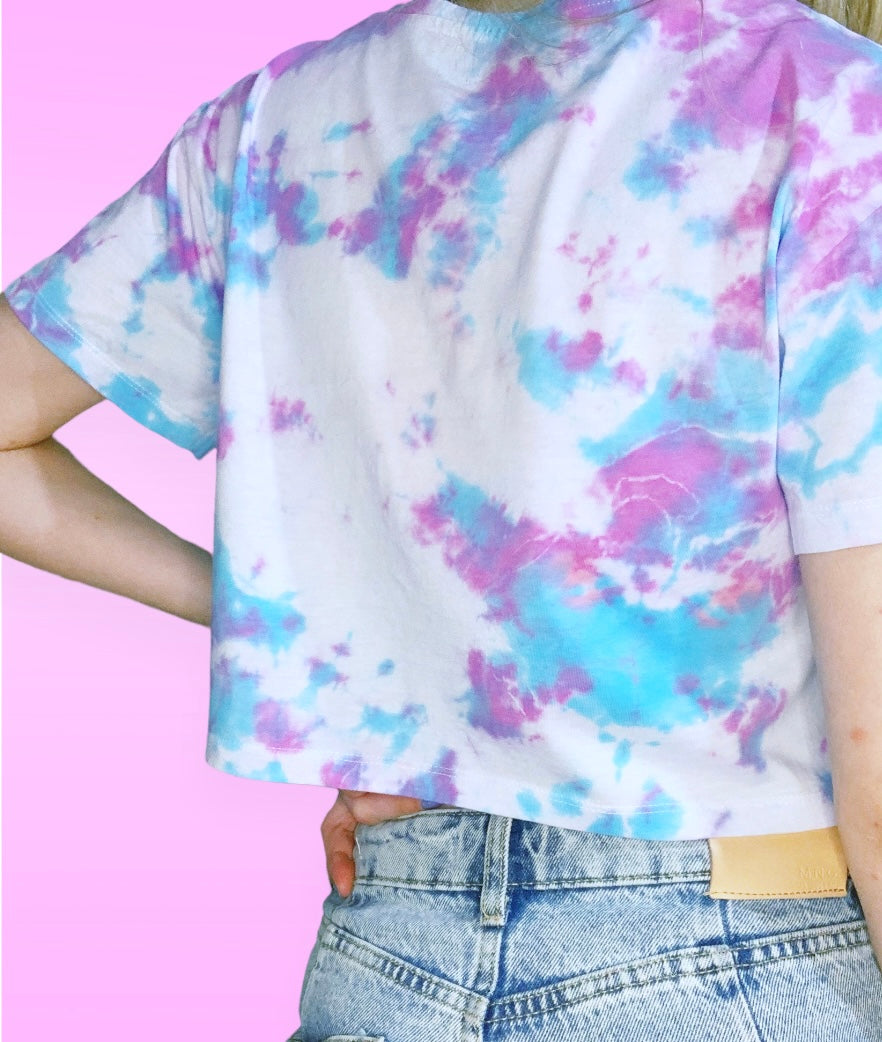 HEART TIE DYE BOXY CROP TEE